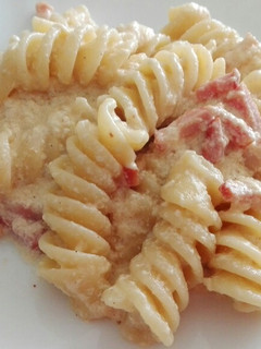 Una foto de Fusilli carbonara