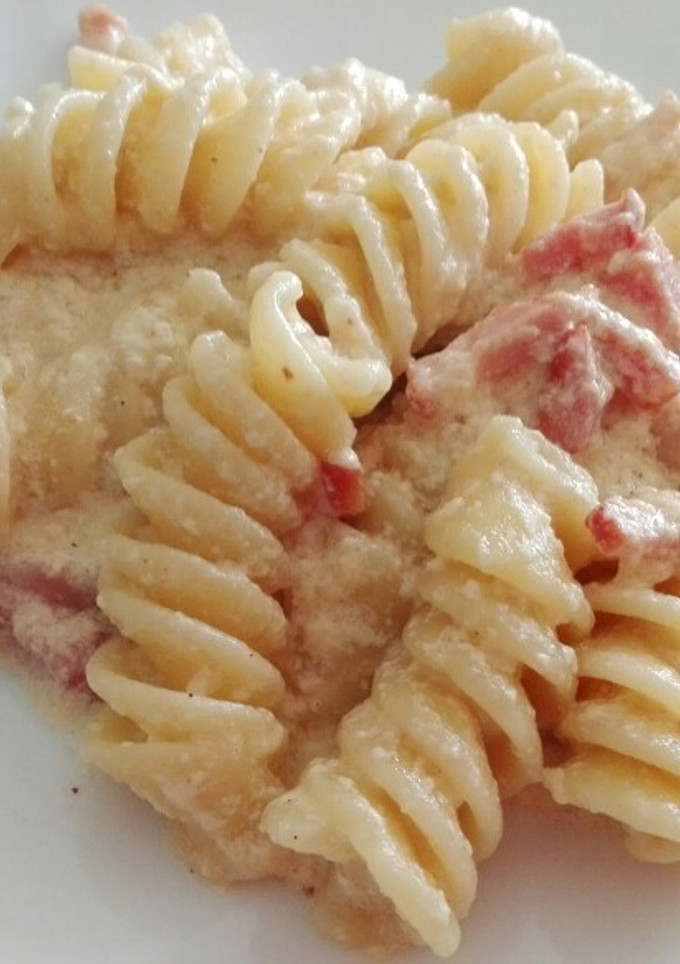 Una foto de Fusilli carbonara