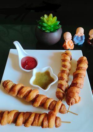 স্পাইরাল সসেজ পকোড়া (spiral sausage pakoda recipe in bengali) রেসিপির প্রধান ছবি