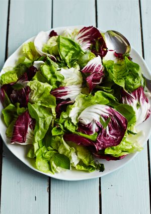 A picture of Simple Green Salad with Lemon Dressing.