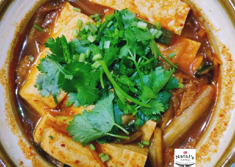 Kimchi Tofu stew (Kimchi jjigae)