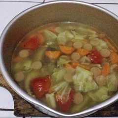 รูปของ Sayur sop sosis ceker ala anak kost