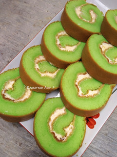 Foto resep Bolu gulung pandan 3 telur (lembut dan lentur)
