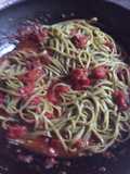 Pasta de espinacas con salsa fileto