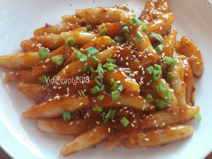 Langkah Mudah untuk Membuat Tteokbokki Homemade Tanpa Gochujang Anti Gagal