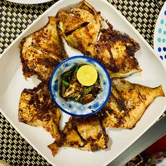 A picture of Fried Pomfret.