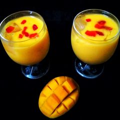 A picture of Mango milk shake.