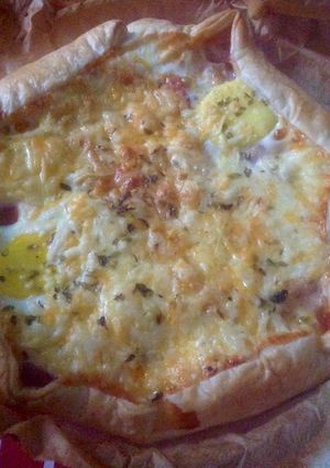Una foto de Huevos al plato en hojaldre