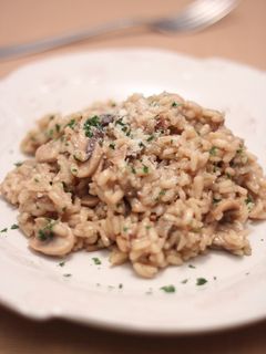 牛肝蕈蘑菇燉飯Risotto ai funghi porcini 的食譜成品照片