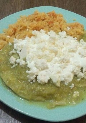 Una foto de ✨Enchiladas verdes ✨