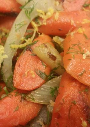 A picture of Carrots w/ Fennel & Dill.