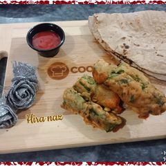 A picture of Potatoes and Spinach Pakora.