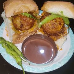 A picture of Street Style Vadapav.