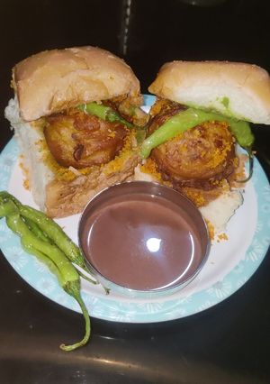 A picture of Street Style Vadapav.