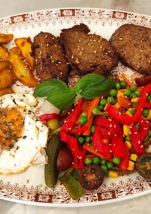 Una foto de Vegetarian combo plate