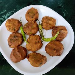 A picture of Chana Dal Vada.