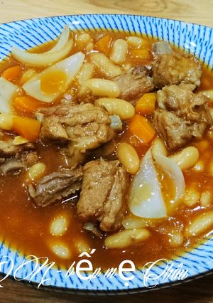 Hình của món Sườn non nấu đậu.