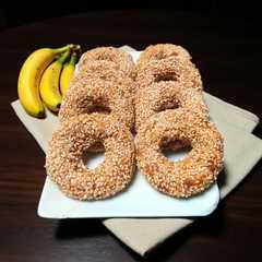 A picture of Donat Pisang.