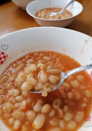Φωτογραφία της συνταγής Φασολάδα με πουρέ μήλου 🍎🍲