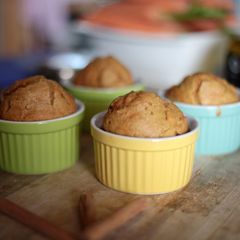 A picture of Little carrot cakes with extra virgin olive oil.