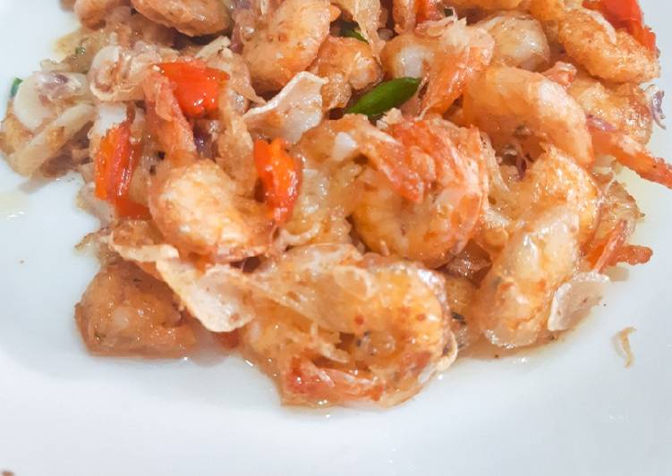 YUK DICOBA! Resep Udang Goreng Sambal Embe