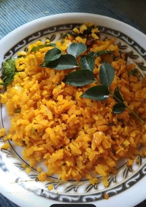 કાંદા -પૌવા(kanda -poha recipe in Gujarati) રેસીપી મુખ્ય ફોટો