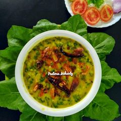 A picture of Palak Dal Tadka.