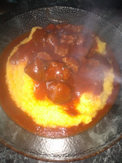 Una foto de Polenta con tuco!! Súper fácil