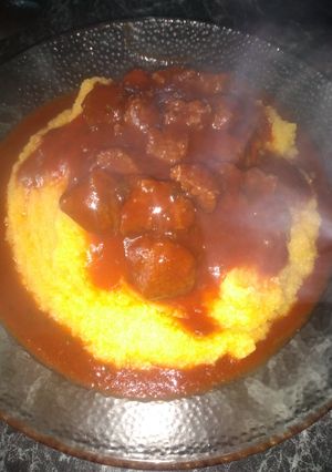 Una foto de Polenta con tuco!! Súper fácil