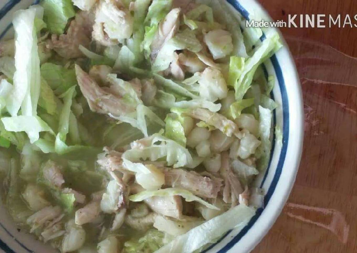 Pozole verde de pollo