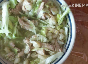 Una foto de Pozole verde de pollo