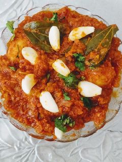 લસણીયા બટાકા (Lasaniya Bateka Recipe In Gujarati) રેસીપી મુખ્ય ફોટો
