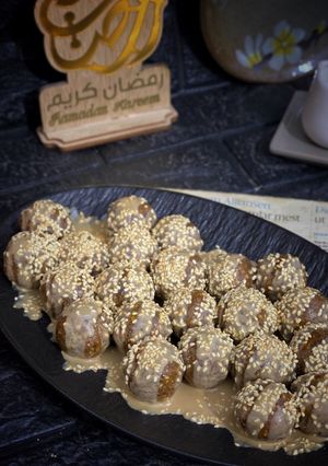 صورة لوصفة كرات التمر المحشية