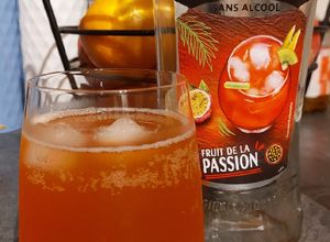 Une photo de Cocktail Mister Tonic Fruits de la passion 🍹