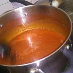A picture of Tomato and red bell pepper puree.