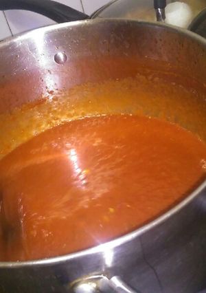 A picture of Tomato and red bell pepper puree.