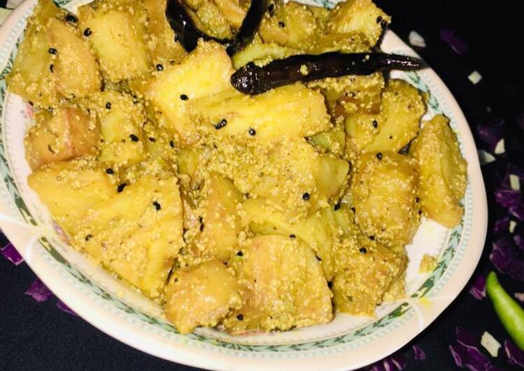How to Prepare Perfect Bengali Aloo Posto