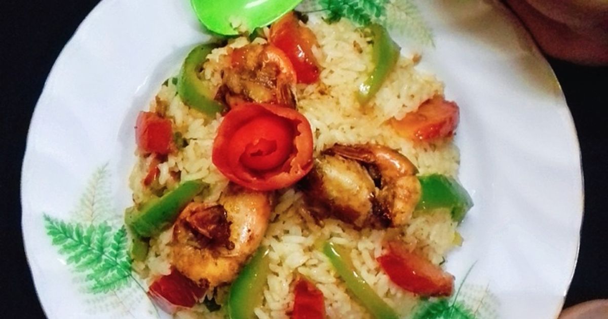 Prawn Veggie Leftover Rice Recipe by Lipy Ismail - Cookpad