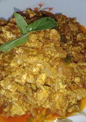 A picture of Fry Egg Mutton maghaz masla....