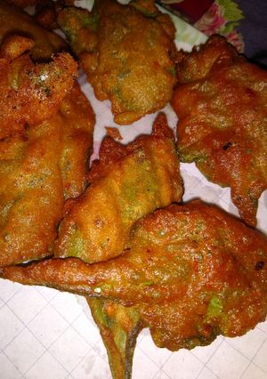 A picture of Palak ke pkoray.