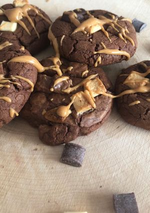 Une photo de Outrageous cookies choco/beurre de cacahuète