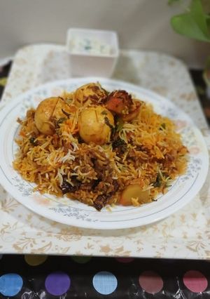 A picture of Eggs poppy seeds biryani.