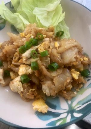 รูปของ ก๋วยเตี๋ยวคั่วไก่ กรอบนอกนุ่มใน