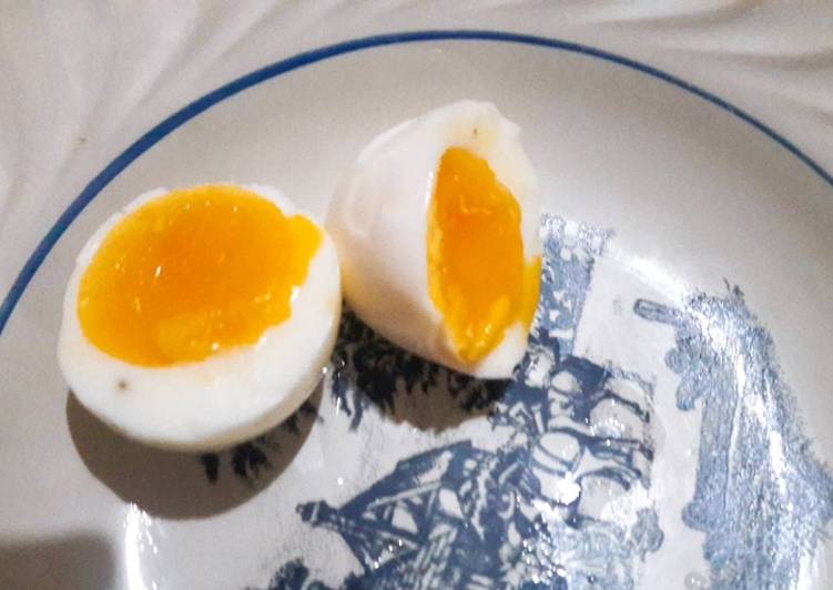Bagaimana Menyiapkan Soft boiled egg, Bisa Manjain Lidah