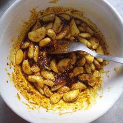 A picture of Garlic Pickle (Lahsuni Achar).