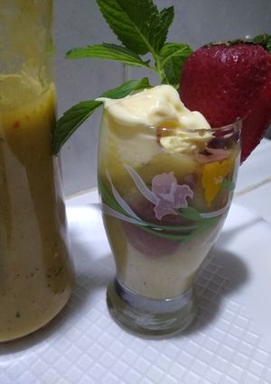 Una foto de Refrescante Licuado con Helado de Chocolate y Crema