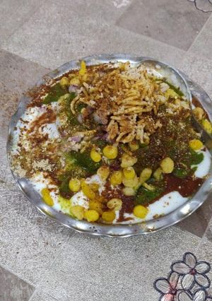 A picture of Alolo tikki chat.