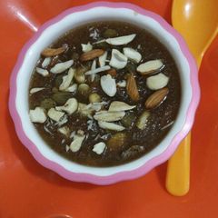 A picture of Semolina Halwa.