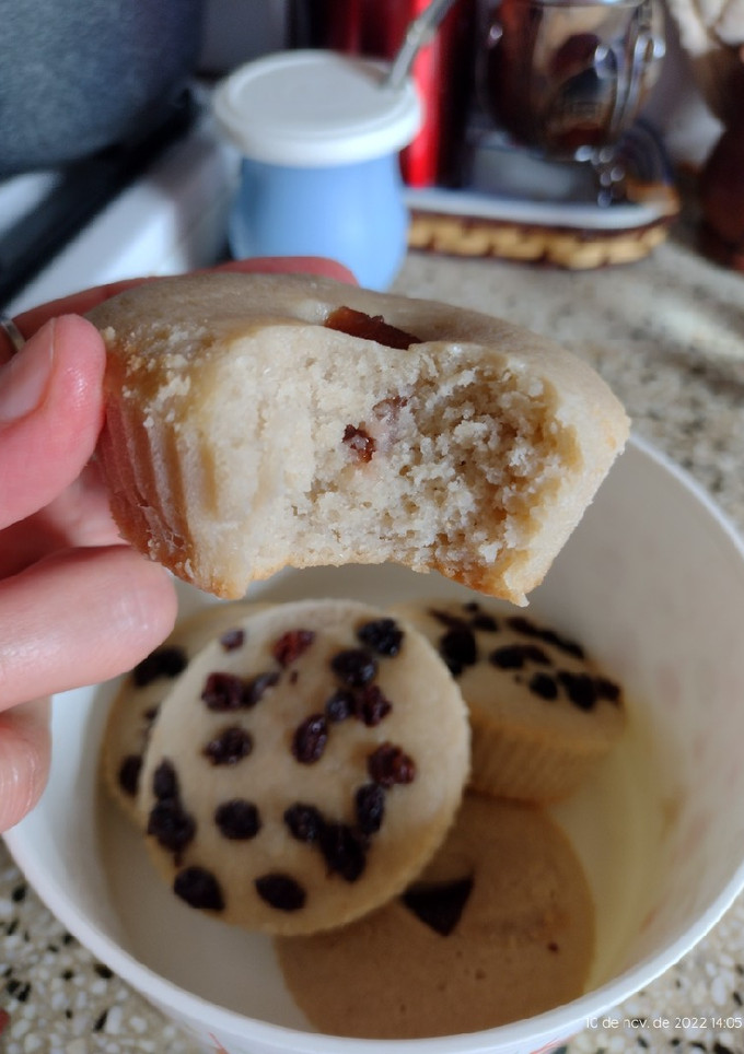 Una foto de Muffins de Banana y yogurt. SIN TACC (Con harina de arroz)