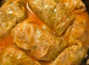 Una foto de ROLLITOS DE COL 💕